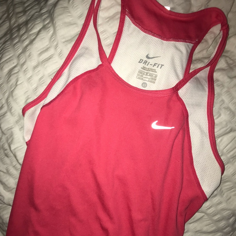 Nike tank